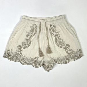 American Eagle Shorts Women’s Small Boho Embroidery Floral Tassel Tie Ivory